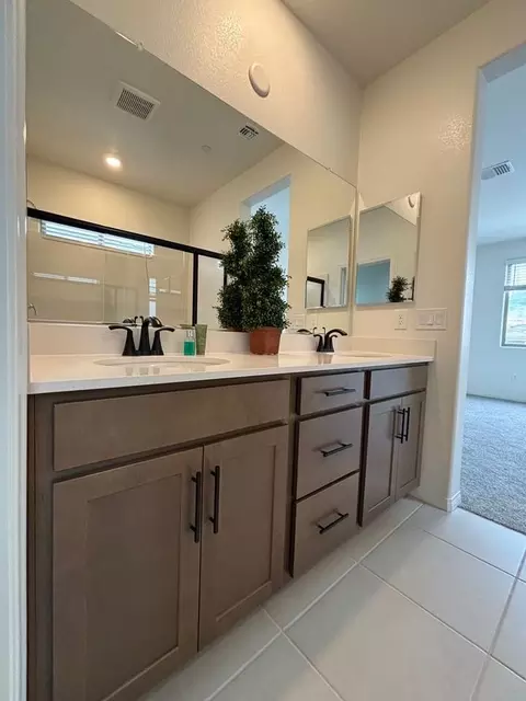 1505 Little Penguin St, Las Vegas, NV 89138