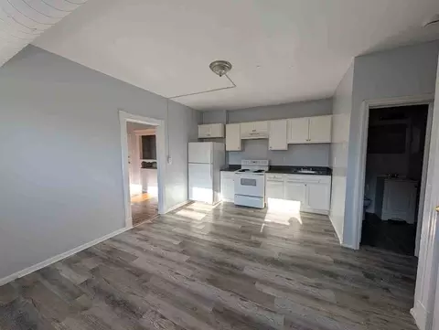 152 Brook Street Apt 1a 3a #1A \ 3A, Hartford, CT 06120