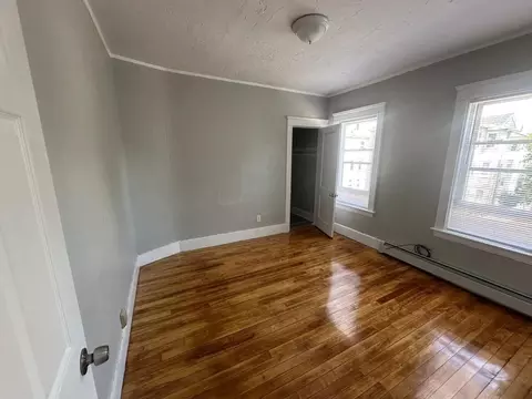 123 Dorchester St #3, Worcester, MA 01604