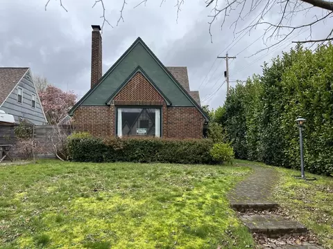 4621 NE Royal Ct #1, Portland, OR 97213