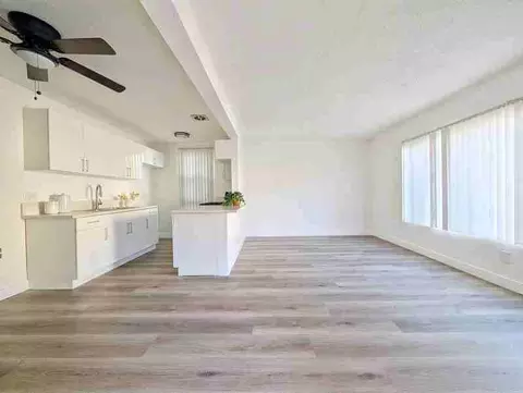 1818 W Sumac Ln #1B, Anaheim, CA 92804
