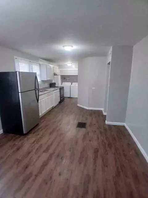 2004 W Jackson St, Muncie, IN 47303