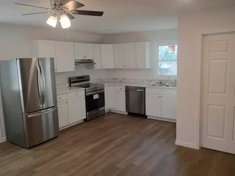 101 Edmonds Dr #101, Oliver Springs, TN 37840