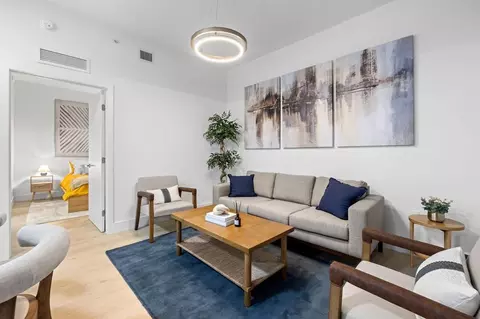 1627 NW 1st St #1388872P, Miami, FL 33125