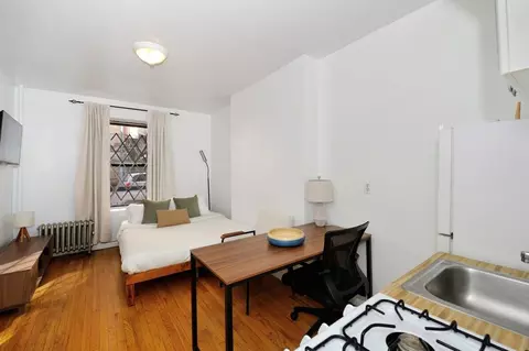 422 W 56th St #1404664P, New York, NY 10019