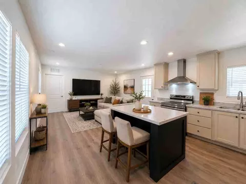 2060 N Center St #411, Mesa, AZ 85201