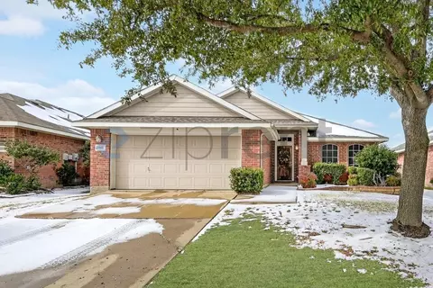 1042 Grimes Dr, Forney, TX 75126