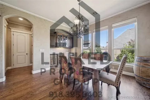 11285 S 73rd Ct E, Bixby, OK 74008