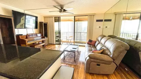 411 Hobron Ln #1327718P, Honolulu, HI 96815