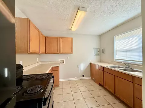 1132 Montcalm St, Charlotte, NC 28208