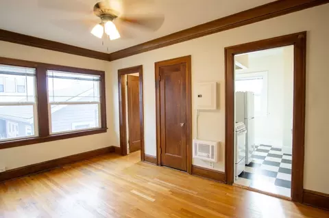 1904 NE Couch St #205, Portland, OR 97232