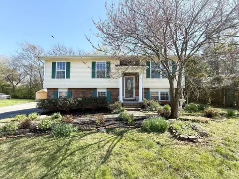 220 Brampton Rd, Knoxville, TN 37934