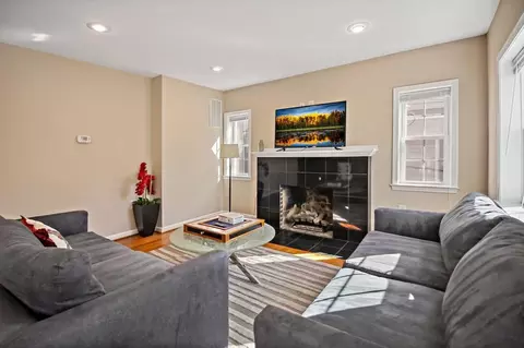 808 W Broad St #1395516P, Falls Church, VA 22046