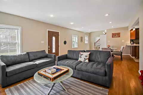 808 W Broad St #1395516P, Falls Church, VA 22046