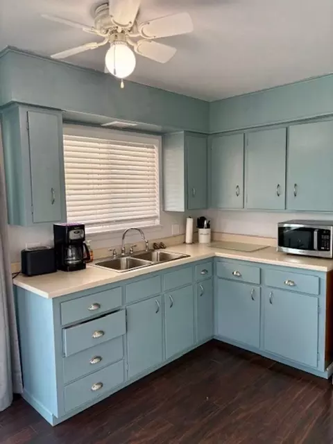 528 Montclaire Dr NE, Albuquerque, NM 87108