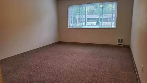 1625 S Kent Des Moines Rd #30, Des Moines, WA 98198