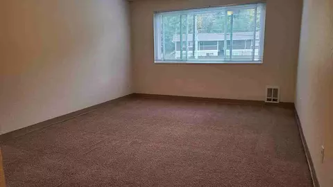 1625 S Kent Des Moines Rd #30, Des Moines, WA 98198
