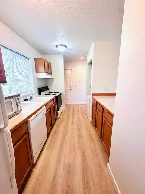 282 NE 4th St, Gresham, OR 97030 photo 9