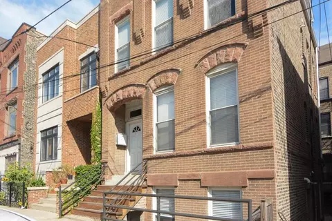 1450 W Blackhawk St #2, Chicago, IL 60642