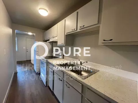 18411 E Burnside St #205, Portland, OR 97233