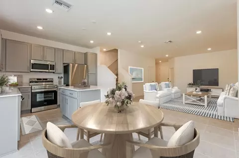 1526 Tristar Dr, Plant City, FL 33563