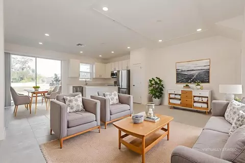 1515 Tristar Dr, Plant City, FL 33563