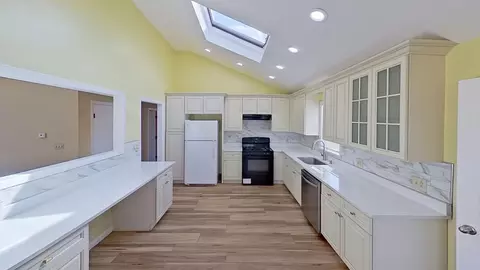 52 Rockefeller St #2, Randolph, MA 02368