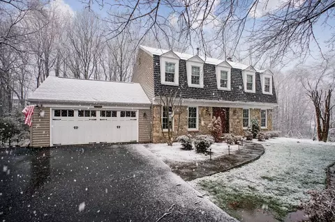 4623 University Dr, Fairfax, VA 22030