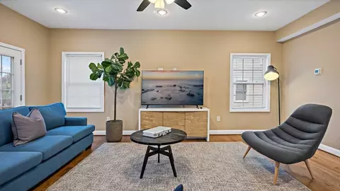 800 S Washington St #1431387P, Falls Church, VA 22046