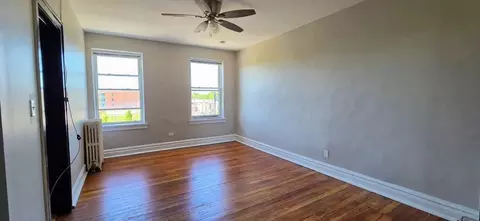 4764 N Virginia Ave #307, Chicago, IL 60625