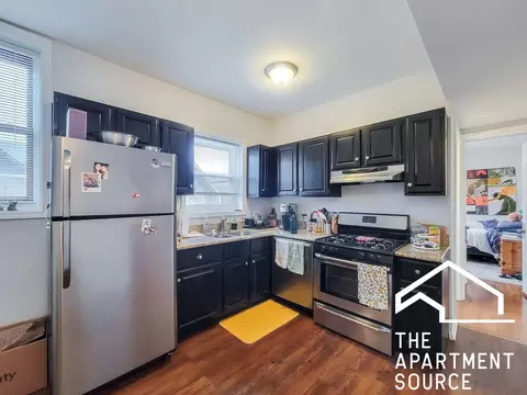3712 N Sheffield Ave #204, Chicago, IL 60613