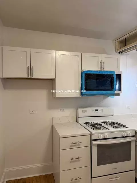 4418 N Whipple St #1E, Chicago, IL 60625