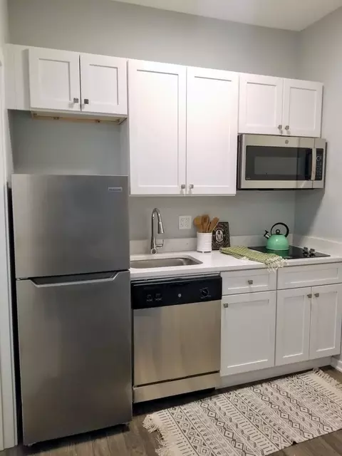 5240 N Winthrop #413, Chicago, IL 60640