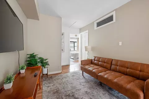 309 W 28th St #1390073P, New York, NY 10001