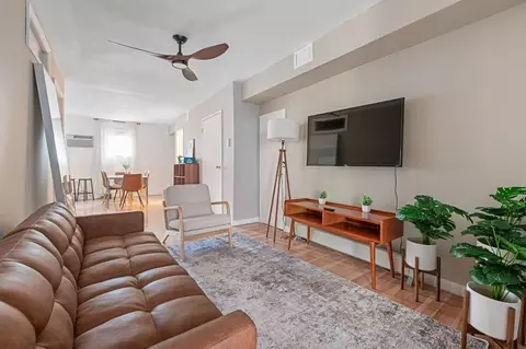 309 W 28th St #1390073P, New York, NY 10001