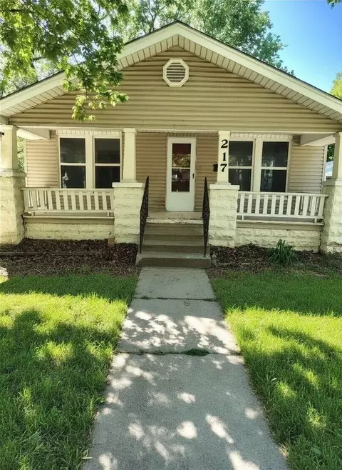 217 N Martinson St, Wichita, KS 67203