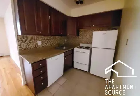 5820 N Sheridan Rd #103, Chicago, IL 60660