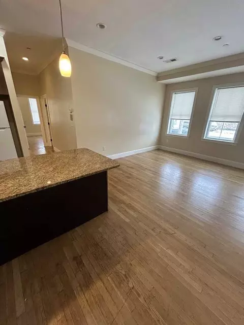 76 Grant St #1D, Framingham, MA 01702
