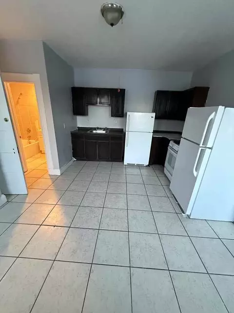 1037 Capitol Ave #2W, Hartford, CT 06106