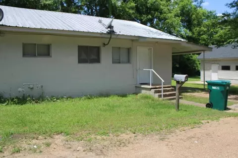 102 Pecan Ln, Okolona, MS 38860