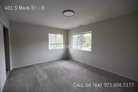 401 S Main St #8, Newberg, OR 97132