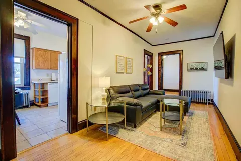 1253 Williamson St #1377389P, Madison, WI 53703