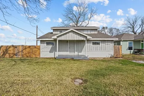 228 Orange St, La Marque, TX 77568