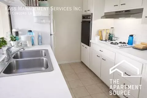 700 Concord Ln #708, Barrington, IL 60010