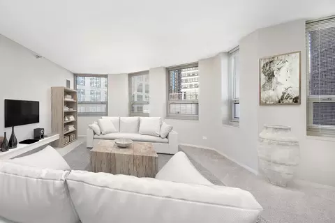750 N Rush St, Chicago, IL 60611