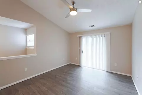 916 Beaver Grade Rd #412, Carnot-moon, PA 15108