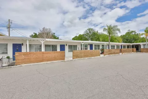 2035 Edgewater Dr #6, Clearwater, FL 33755