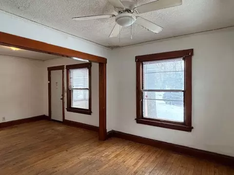 1074 5th St E, Saint Paul, MN 55106