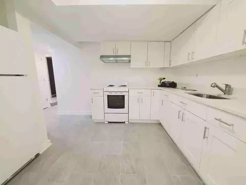 47 Lindale St #B, Stamford, CT 06902