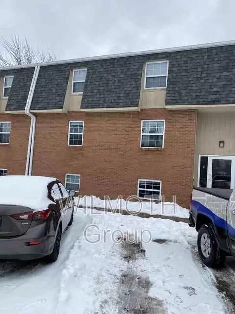 701 S 14th St #1B, New Castle, IN 47362